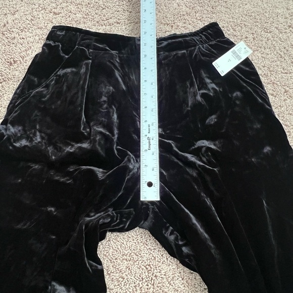 NWT new small Anthropologie wide leg velvet pants black - Picture 16 of 17